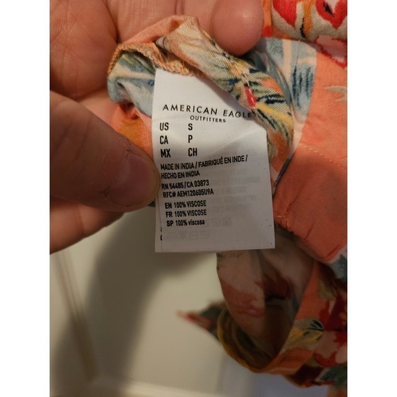 NWT American Eagle Tie Front Shirt S Pink Tropical Aloha Print Vacation Resort - Picture 7 of 7